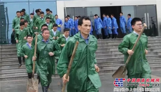 芜湖启动一级响应 中联重科突击队又冲上去了！