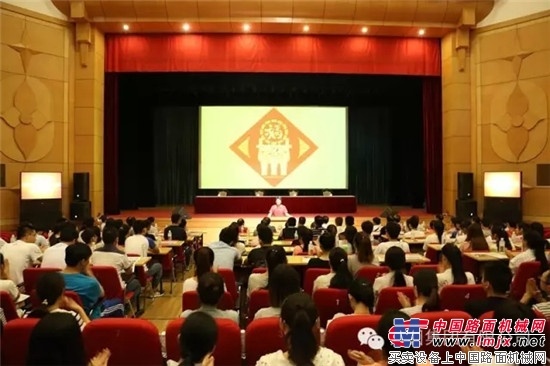 烟台大学文经学院一行师生来方圆集团参观