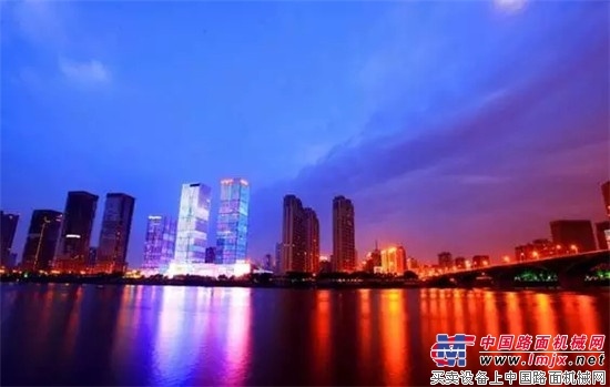 中联重科日夜赶工 打造极致产品远赴海外