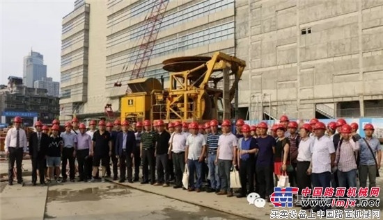 寶峨與上海遠方聯合舉辦銑槽機技術交流會，南京金茂廣場核心筒連續牆工程獲多項技術突破