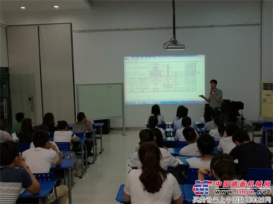 南方路机营销中心2016年度新员工入职培训圆满结束