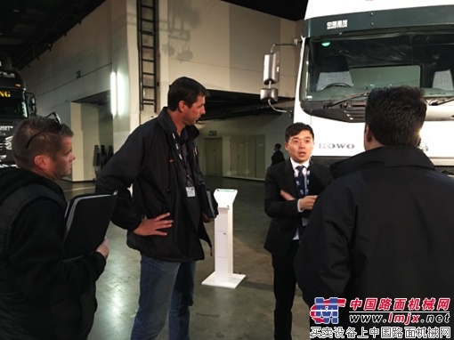 中国重汽产品在南非2016年“TruckX Expo”展会劲舞