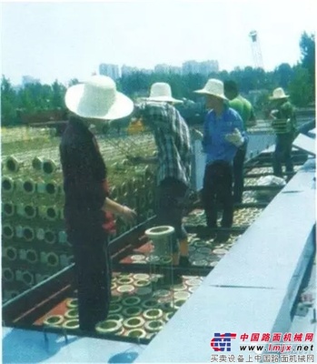 亚龙筑机用汗水书写责任,用顽强诠释意志