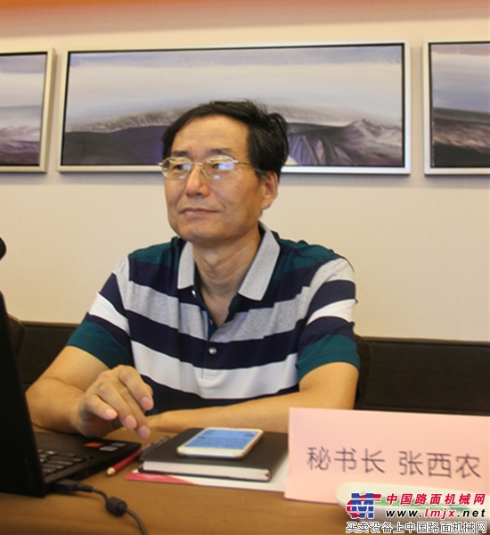 中国工程机械工业协会筑路机械分会秘书长张西农