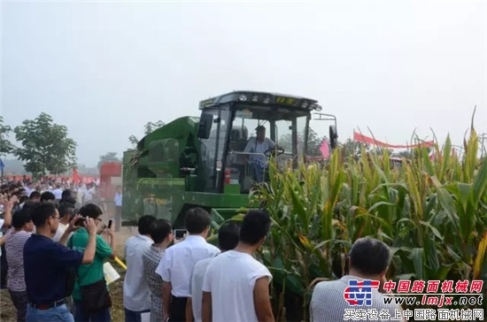 备战“三秋”  中联重科农机唱主角