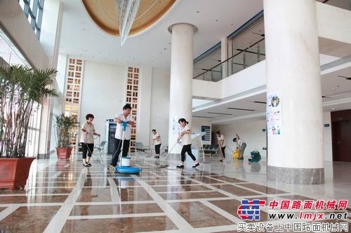 陕建机：园区环境的“美容师”