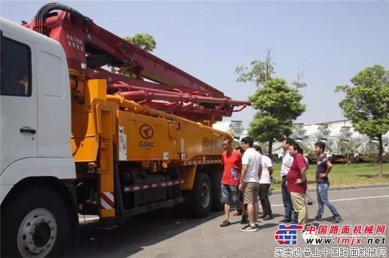 连续不断 汉马发动机生产线迎接多批客户参观考察
