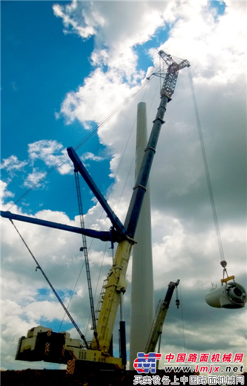 扬起大凉山能源发展新风帆 中联重科QAY800助力风电项目