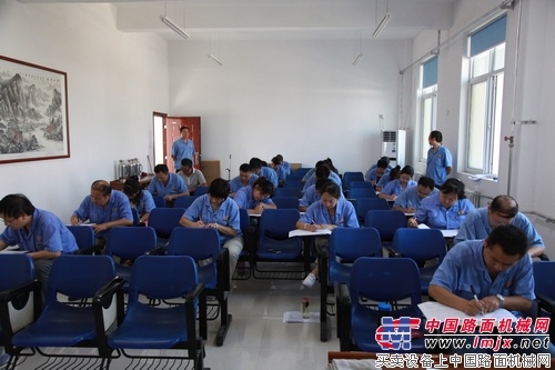 陕建机械举办内控管理制度考试