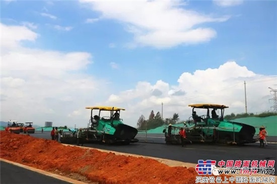 维特根在黄马高速公路施工精彩掠影