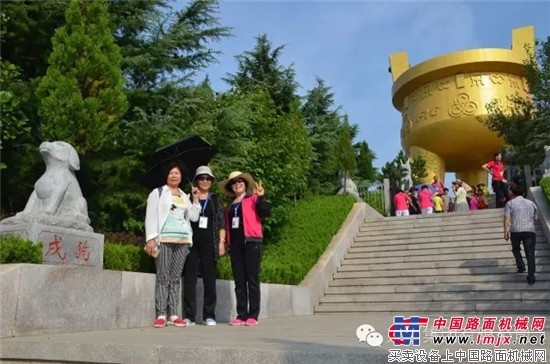 《今日海阳》长寿俱乐部一行老人走进方圆集团工业旅游景区