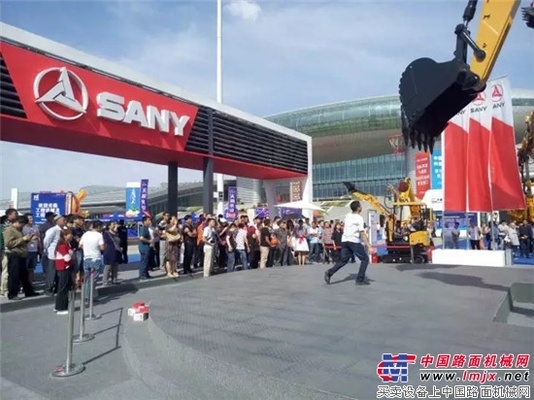 亚欧博览会开展首日，三一销售百万煤机