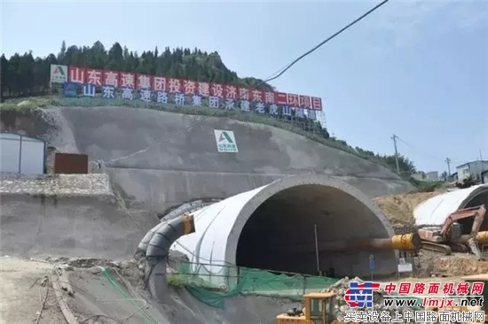 大象湿喷机济南二环路施工纪实