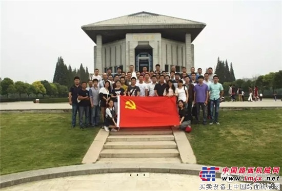 华菱星马集团组织优秀党员参观周恩来纪念馆和故居