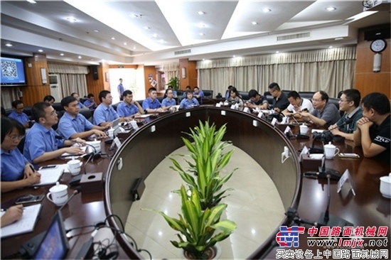 玉柴党委组织全媒体“微观玉柴”寻找玉柴大工匠