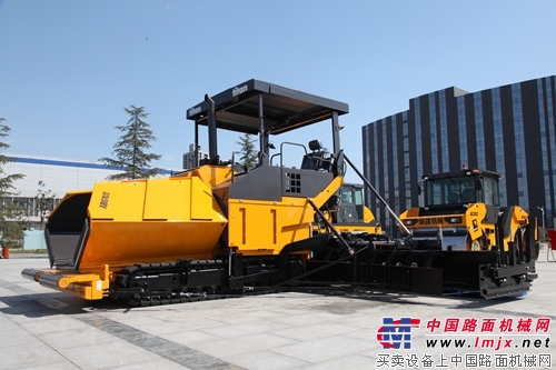 陕建机械 SCMC沥青混凝土摊铺机被授予“西安市名牌产品”称号