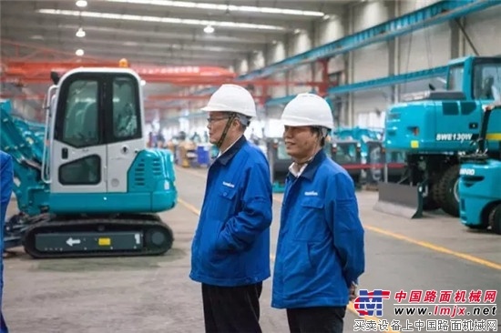 喜讯：山河智能朱建新荣获《长沙年鉴》2015年度十大人物奖