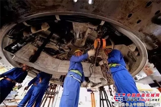 7小时奋战，看徐工履带吊如何征服盾构“巨无霸”