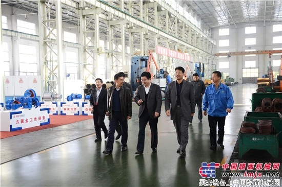 安图县委常委、组织部部长管延江考察方圆集团