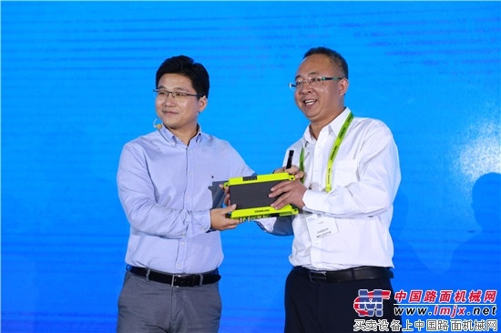 中联重科“联动世界·智创未来”主题晚宴隆重举行