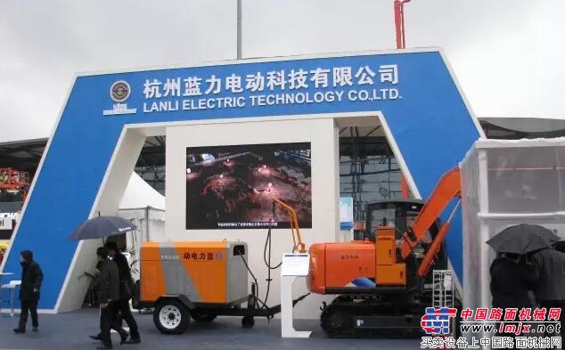 杭州蓝力电动推出移动供电型电动挖掘机