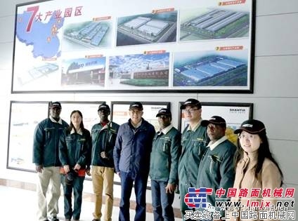 中航国际赞比亚客户到访山推取得圆满成功