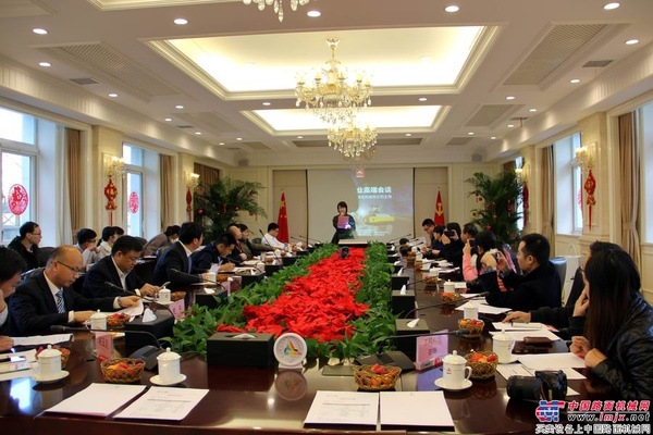 “液压VS机械 谁是路面机械真正的主角”  答案就在今天揭晓