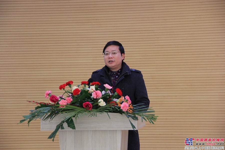 江西省分宜驱动桥有限公司副总经理刘剑敏发言