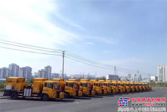 海南省公路局13台英达“修路王”养护车正式交付