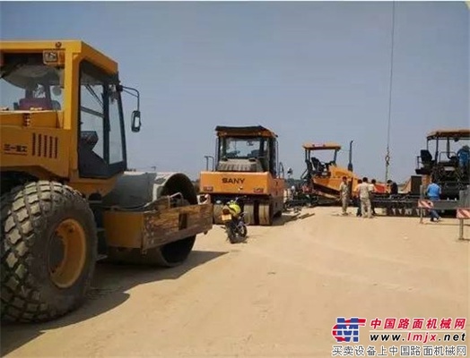 三一路机成套设备抱团征战京秦高速 