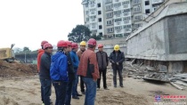 中铁二十四局上海电务电化公司福州分公司对综合楼施工场地进行节前安全检查