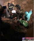 12歲女孩墜入深井 挖掘機助力救援