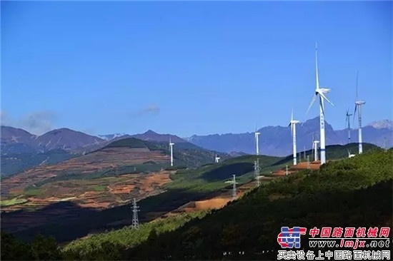 徐工千吨级起重机让中国风电插上“自主之翼”