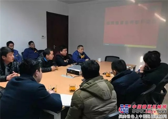 徐工道路徐州地区备件经销商交流会今日在徐成功召开