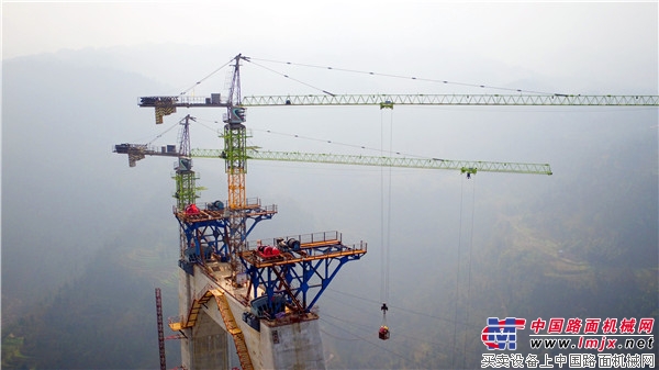 中联重科塔机助建“重庆第一高桥”