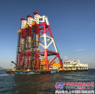 山推建友国内首艘深层水泥搅拌船DCM 在香港新机场投入使用