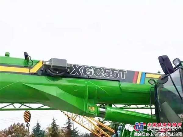 徐工绿色精灵XGC55履带式伸缩臂起重机，曼谷建设展英姿