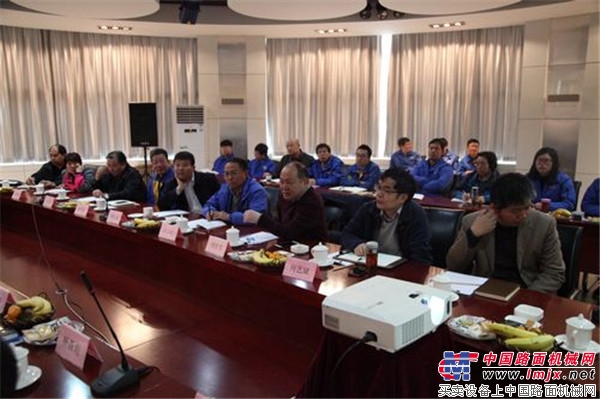 陝建機股份公司召開新型塔機設計方案評審會