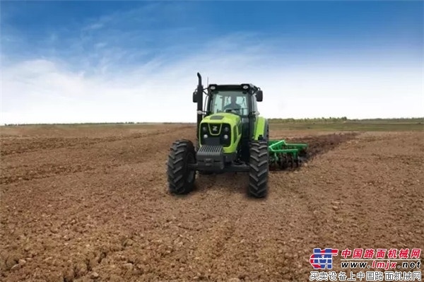 中聯重科：耕王RS1504拖拉機是大田耕整地作業的理想選擇