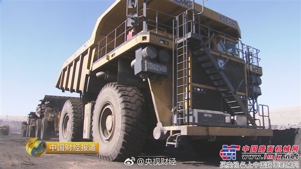  中国自主造超级挖掘机：一铲斗能挖40吨煤