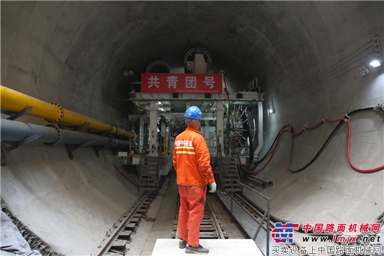 走进巨型盾构机“肚子” 探秘京沈高铁望京隧道