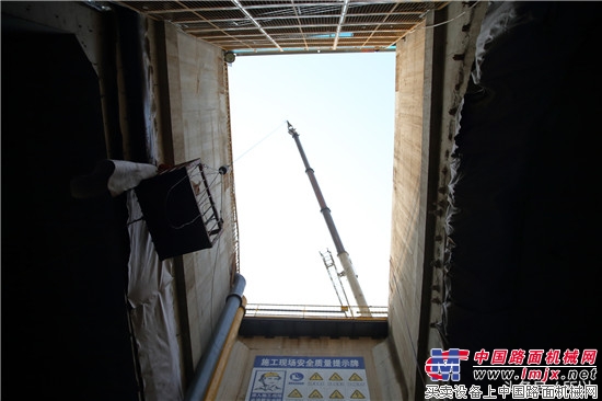 走进巨型盾构机“肚子” 探秘京沈高铁望京隧道