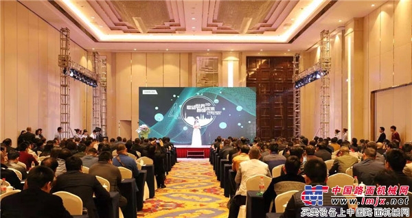中联重科4.0产品全国巡展上海站开幕 智能产品成行业回暖新势力