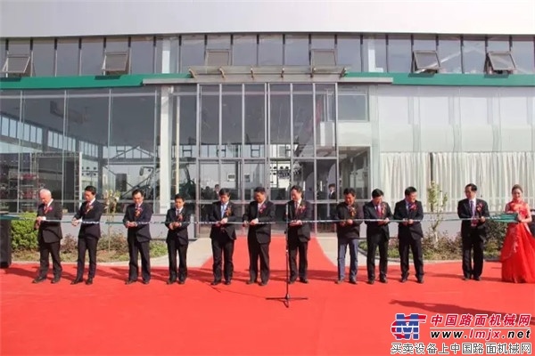 与智同行，共步未来！阿波斯动力换挡拖拉机震撼上市