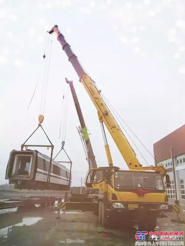 柳工起重机参与地铁建设 促进城市的发展！