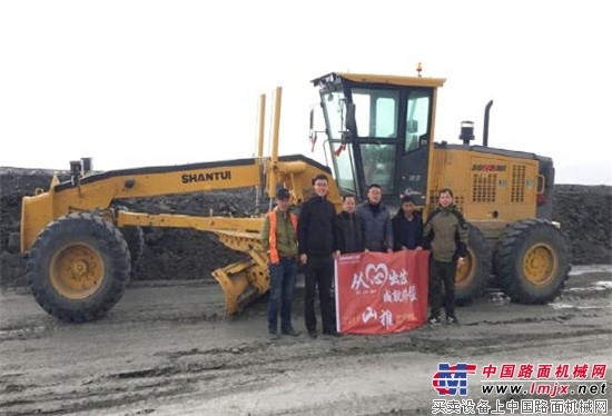 山推“客户关爱行”第十一站走进锡盟