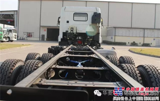 8x4汉马H6轻量化载货车优势解析