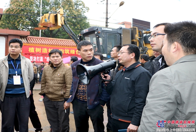 柳工农机公司与宾阳县洋桥镇建立战略合作伙伴关系