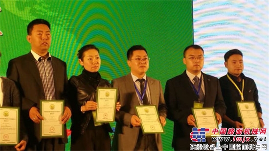 力至优叉车荣获2017年中国绿色仓储与配送技术创新企业