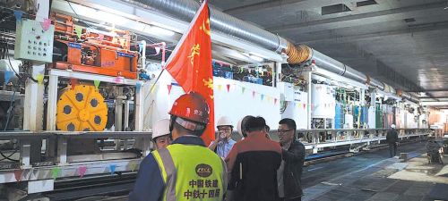 濟南R1線盾構機將下穿京滬高鐵 6台機器同時掘進